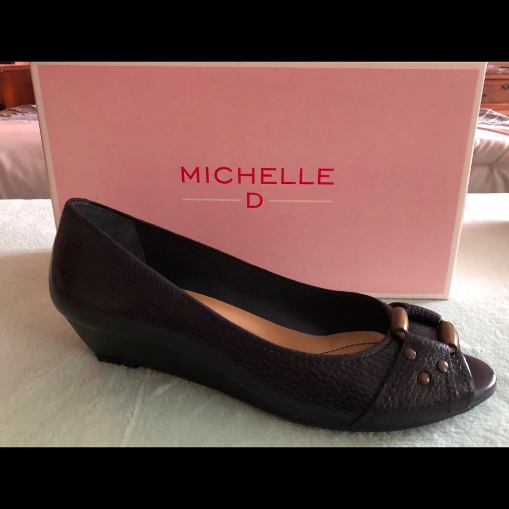 Michelle D Navy Flats